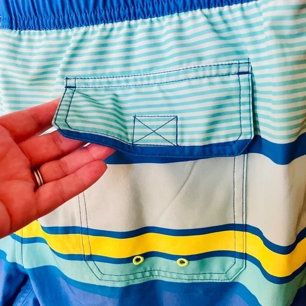 Vineyard Vines premium swim trunks pickets 6.5” inseam SZ L blue turquoise